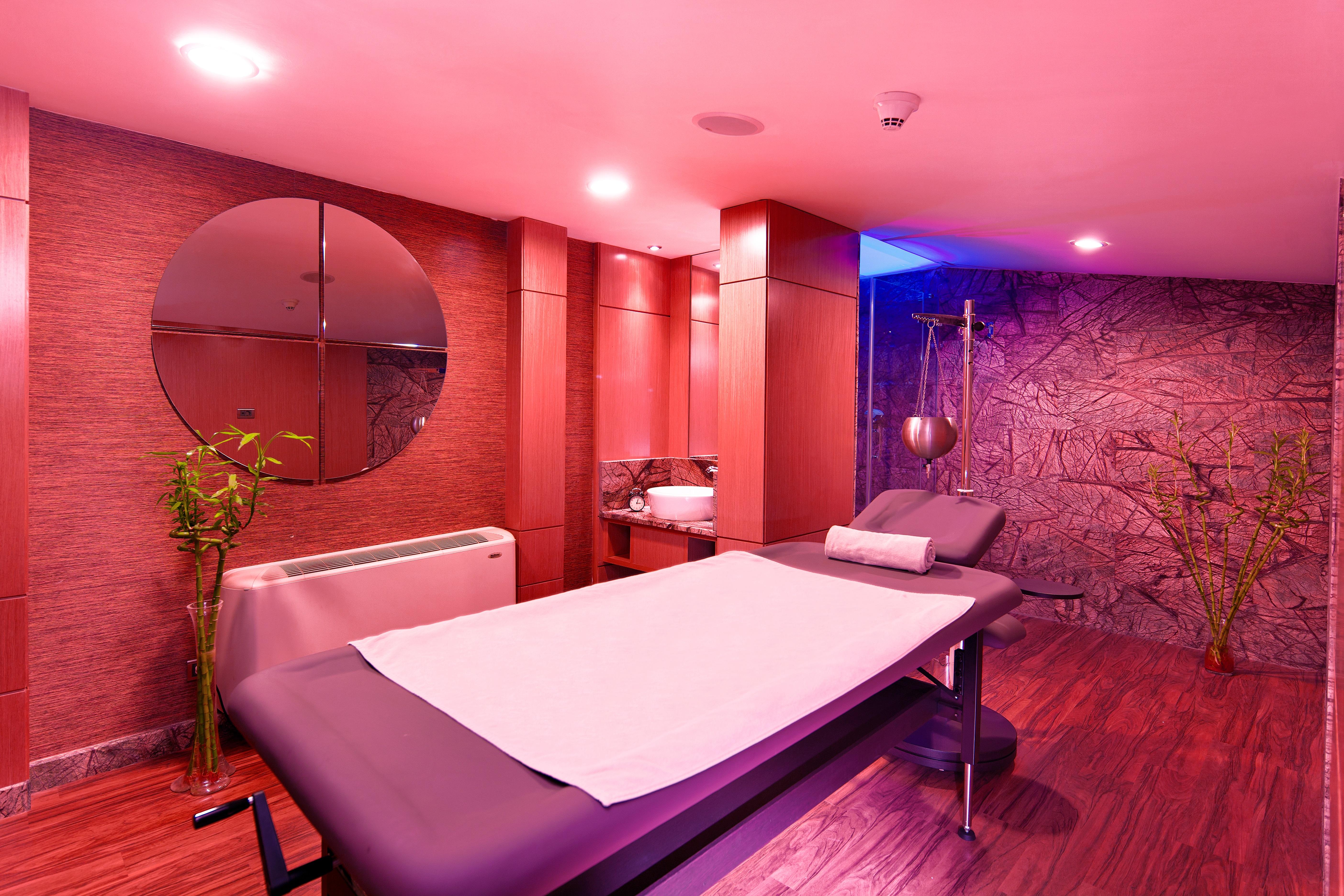 The Green Park Pendik Istanbul Luaran gambar A treatment room at a spa